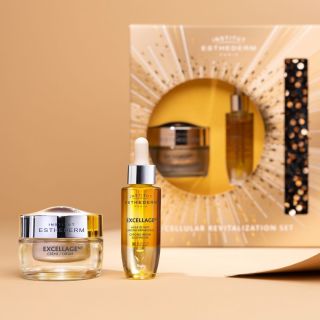 Darujte péči, která respektuje krásu zralé pleti. 🧡👩🏼 💫 Pro pleť od 45 let se ztrátou pevnosti a jasu. Výsledek? Hloubková...